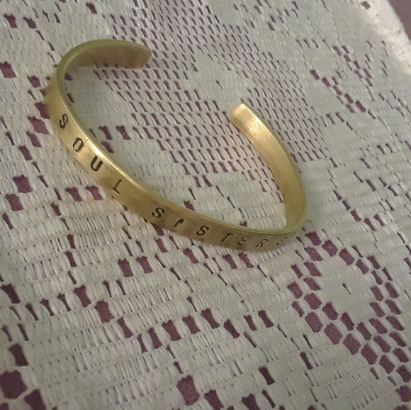 Soul Sisters cuff copper bracelet - Picture 2 of 9